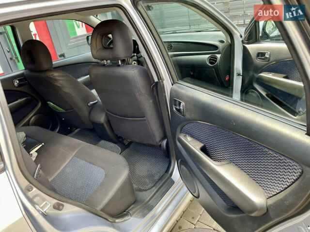 Сірий Міцубісі Аутлендер, об'ємом двигуна 2 л та пробігом 130 тис. км за 8500 $, фото 8 на Automoto.ua
