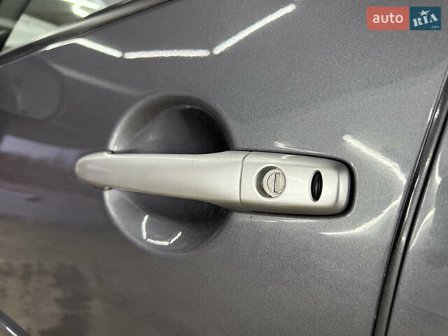 Сірий Міцубісі Аутлендер, об'ємом двигуна 2 л та пробігом 235 тис. км за 8950 $, фото 21 на Automoto.ua