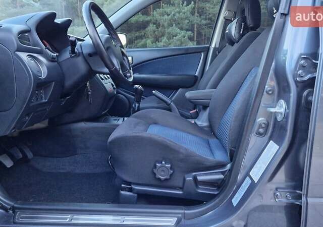 Серый Мицубиси Аутлендер, объемом двигателя 2 л и пробегом 157 тыс. км за 8300 $, фото 11 на Automoto.ua