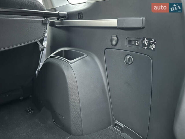 Серый Мицубиси Аутлендер, объемом двигателя 2.4 л и пробегом 61 тыс. км за 11300 $, фото 42 на Automoto.ua