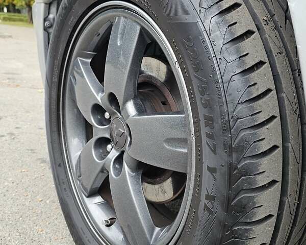 Міцубісі Аутлендер 2008 у Києві на Automoto.ua Сірий Міцубісі Аутлендер, об'ємом двигуна 2.38 л та пробігом 200 тис. км за 5900 $, фото 13 на Automoto.ua