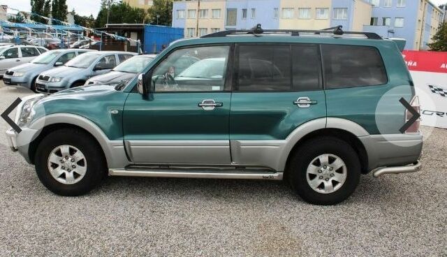 Серый Мицубиси Аутлендер, объемом двигателя 2 л и пробегом 340 тыс. км за 4288 $, фото 1 на Automoto.ua