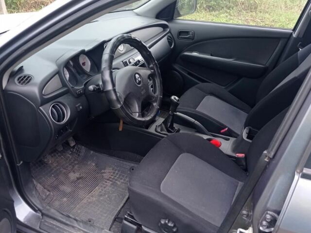 Сірий Міцубісі Аутлендер, об'ємом двигуна 2 л та пробігом 208 тис. км за 6000 $, фото 4 на Automoto.ua