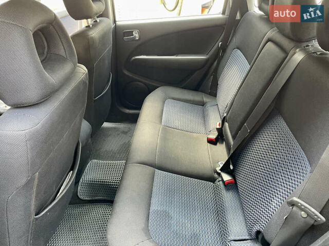 Сірий Міцубісі Аутлендер, об'ємом двигуна 2 л та пробігом 130 тис. км за 8500 $, фото 22 на Automoto.ua
