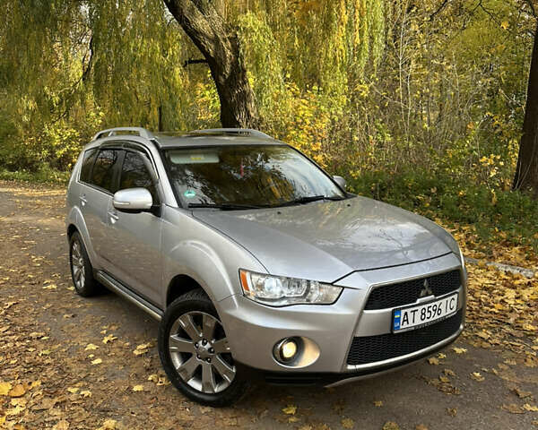 Міцубісі Аутлендер 2009 у Радивилове на Automoto.ua Сірий Міцубісі Аутлендер, об'ємом двигуна 2.18 л та пробігом 275 тис. км за 9900 $, фото 1 на Automoto.ua