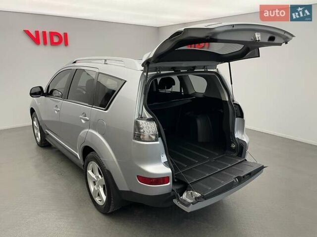 Сірий Міцубісі Аутлендер, об'ємом двигуна 2.4 л та пробігом 74 тис. км за 10676 $, фото 6 на Automoto.ua
