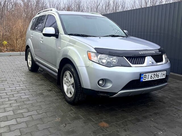 Мицубиси Аутлендер 2009 в Полтаве на Automoto.ua Серый Мицубиси Аутлендер, объемом двигателя 2.4 л и пробегом 223 тыс. км за 8600 $, фото 2 на Automoto.ua