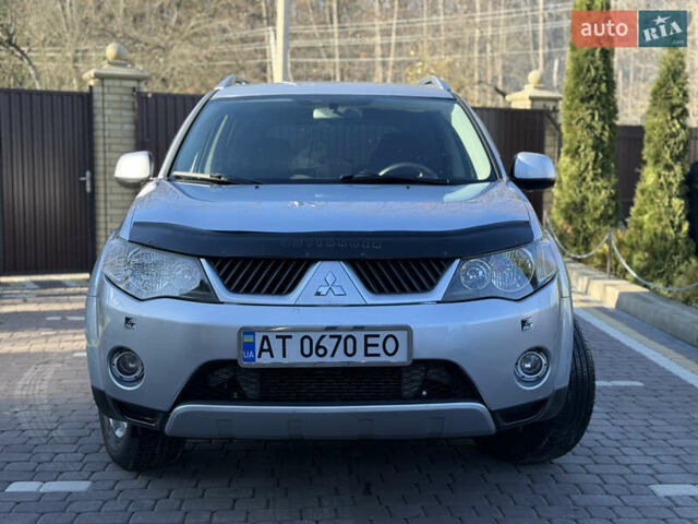 Серый Мицубиси Аутлендер, объемом двигателя 2 л и пробегом 268 тыс. км за 8950 $, фото 12 на Automoto.ua