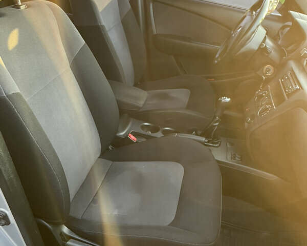 Серый Мицубиси Аутлендер, объемом двигателя 2 л и пробегом 138 тыс. км за 7000 $, фото 19 на Automoto.ua