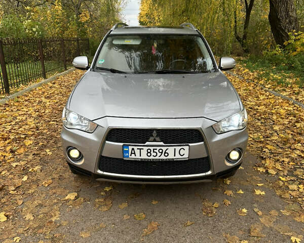 Міцубісі Аутлендер 2009 у Радивилове на Automoto.ua Сірий Міцубісі Аутлендер, об'ємом двигуна 2.18 л та пробігом 275 тис. км за 9900 $, фото 10 на Automoto.ua