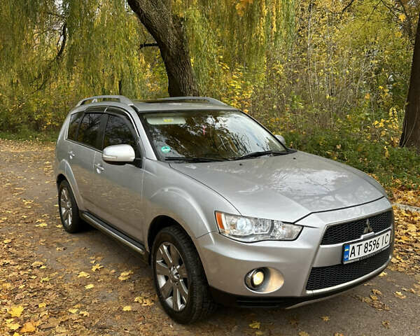 Міцубісі Аутлендер 2009 у Радивилове на Automoto.ua Сірий Міцубісі Аутлендер, об'ємом двигуна 2.18 л та пробігом 275 тис. км за 9900 $, фото 4 на Automoto.ua