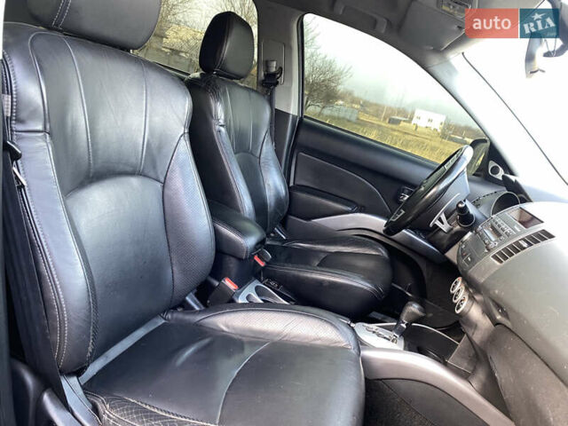 Сірий Міцубісі Аутлендер, об'ємом двигуна 3 л та пробігом 177 тис. км за 8900 $, фото 20 на Automoto.ua