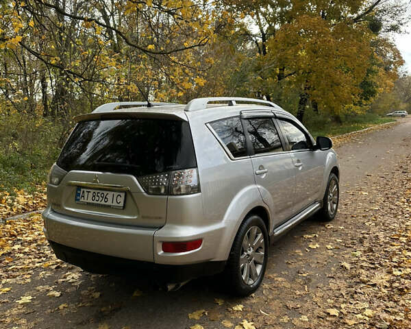 Міцубісі Аутлендер 2009 у Радивилове на Automoto.ua Сірий Міцубісі Аутлендер, об'ємом двигуна 2.18 л та пробігом 275 тис. км за 9900 $, фото 8 на Automoto.ua
