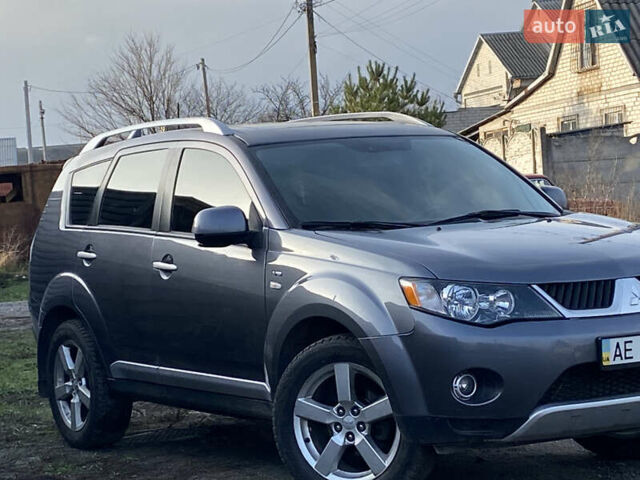 Сірий Міцубісі Аутлендер, об'ємом двигуна 3 л та пробігом 177 тис. км за 8900 $, фото 3 на Automoto.ua