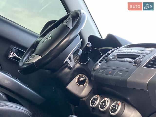 Сірий Міцубісі Аутлендер, об'ємом двигуна 3 л та пробігом 177 тис. км за 8900 $, фото 19 на Automoto.ua