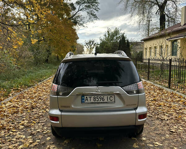 Міцубісі Аутлендер 2009 у Радивилове на Automoto.ua Сірий Міцубісі Аутлендер, об'ємом двигуна 2.18 л та пробігом 275 тис. км за 9900 $, фото 7 на Automoto.ua