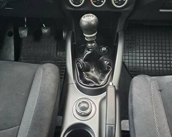 Серый Мицубиси Аутлендер, объемом двигателя 2 л и пробегом 275 тыс. км за 8000 $, фото 8 на Automoto.ua