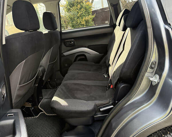 Серый Мицубиси Аутлендер, объемом двигателя 1.97 л и пробегом 242 тыс. км за 8999 $, фото 19 на Automoto.ua