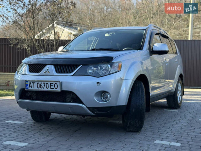 Серый Мицубиси Аутлендер, объемом двигателя 2 л и пробегом 268 тыс. км за 8950 $, фото 11 на Automoto.ua