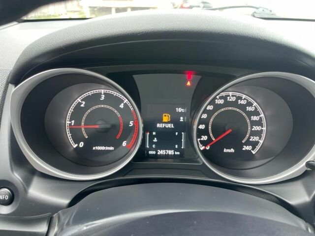 Серый Мицубиси Аутлендер, объемом двигателя 2 л и пробегом 180 тыс. км за 5313 $, фото 2 на Automoto.ua