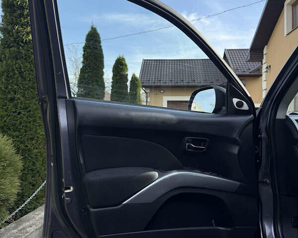 Серый Мицубиси Аутлендер, объемом двигателя 1.97 л и пробегом 242 тыс. км за 8999 $, фото 23 на Automoto.ua