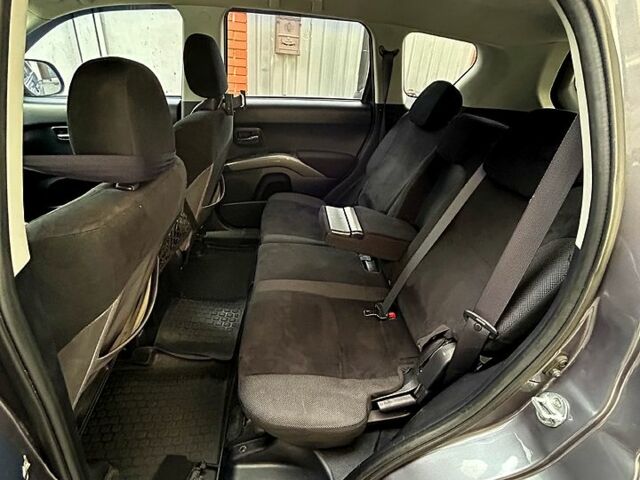 Серый Мицубиси Аутлендер, объемом двигателя 2.4 л и пробегом 153 тыс. км за 11500 $, фото 11 на Automoto.ua