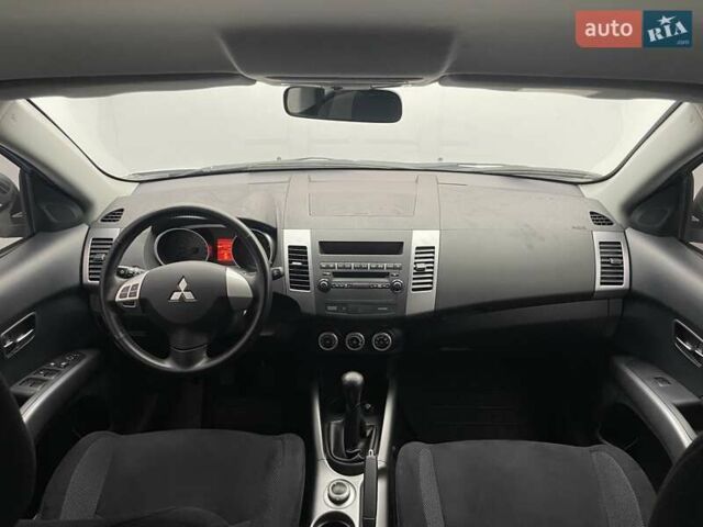 Сірий Міцубісі Аутлендер, об'ємом двигуна 2.4 л та пробігом 74 тис. км за 10676 $, фото 8 на Automoto.ua