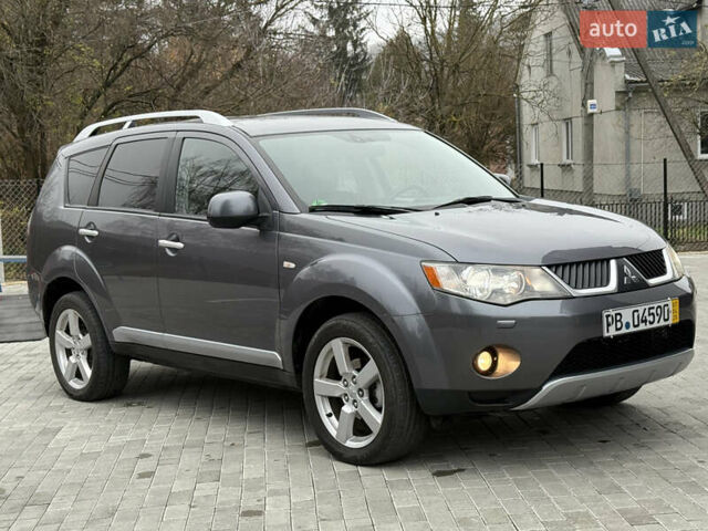 Серый Мицубиси Аутлендер, объемом двигателя 2.2 л и пробегом 162 тыс. км за 10000 $, фото 24 на Automoto.ua