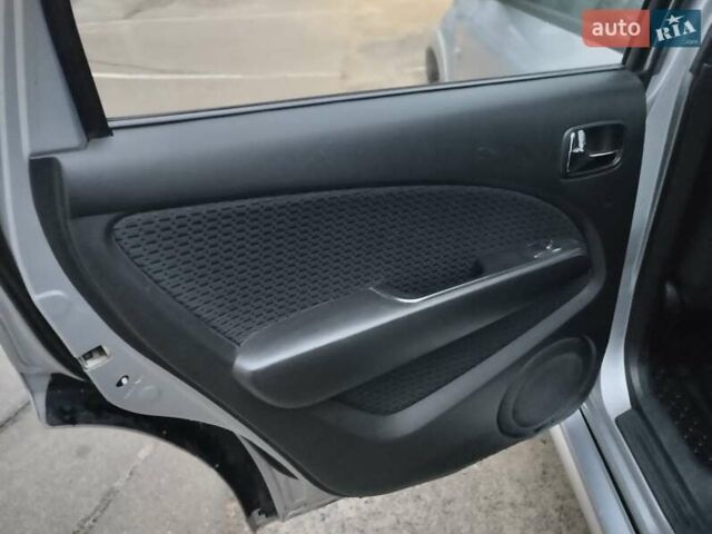 Сірий Міцубісі Аутлендер, об'ємом двигуна 2 л та пробігом 199 тис. км за 7600 $, фото 17 на Automoto.ua