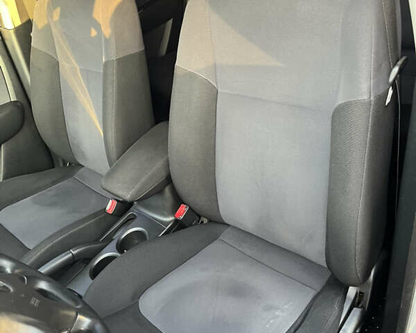 Серый Мицубиси Аутлендер, объемом двигателя 2 л и пробегом 138 тыс. км за 7000 $, фото 22 на Automoto.ua