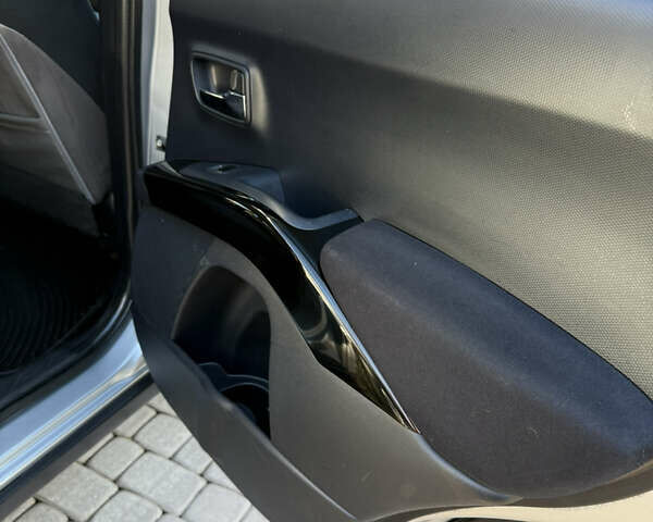 Серый Мицубиси Аутлендер, объемом двигателя 2 л и пробегом 268 тыс. км за 8950 $, фото 30 на Automoto.ua