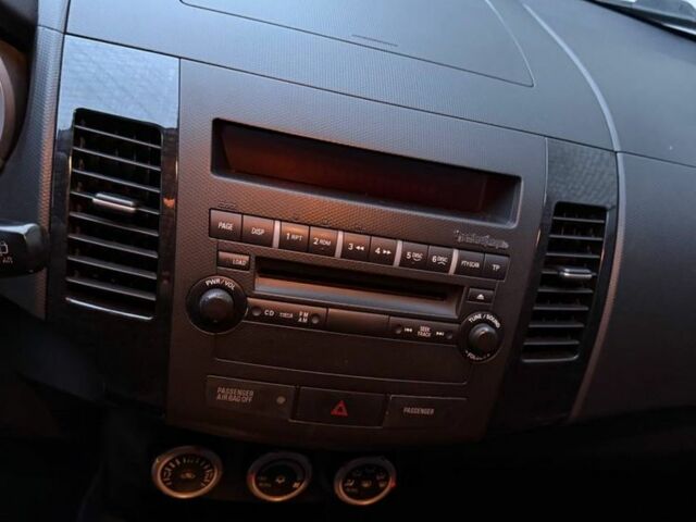 Серый Мицубиси Аутлендер, объемом двигателя 3 л и пробегом 132 тыс. км за 9600 $, фото 5 на Automoto.ua