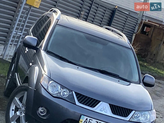 Сірий Міцубісі Аутлендер, об'ємом двигуна 3 л та пробігом 177 тис. км за 8900 $, фото 1 на Automoto.ua