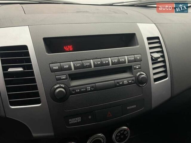 Сірий Міцубісі Аутлендер, об'ємом двигуна 2.4 л та пробігом 74 тис. км за 10676 $, фото 12 на Automoto.ua