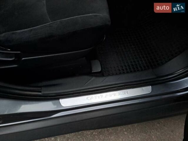 Серый Мицубиси Аутлендер, объемом двигателя 2 л и пробегом 275 тыс. км за 8000 $, фото 20 на Automoto.ua