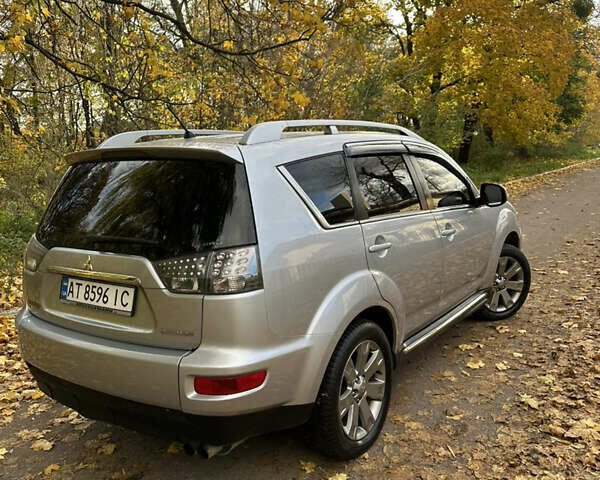 Міцубісі Аутлендер 2009 у Радивилове на Automoto.ua Сірий Міцубісі Аутлендер, об'ємом двигуна 2.18 л та пробігом 275 тис. км за 9900 $, фото 2 на Automoto.ua