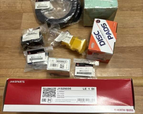 Серый Мицубиси Аутлендер, объемом двигателя 2.38 л и пробегом 127 тыс. км за 9999 $, фото 62 на Automoto.ua