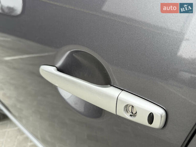 Серый Мицубиси Аутлендер, объемом двигателя 2.2 л и пробегом 162 тыс. км за 10000 $, фото 27 на Automoto.ua