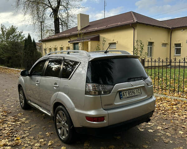 Міцубісі Аутлендер 2009 у Радивилове на Automoto.ua Сірий Міцубісі Аутлендер, об'ємом двигуна 2.18 л та пробігом 275 тис. км за 9900 $, фото 6 на Automoto.ua