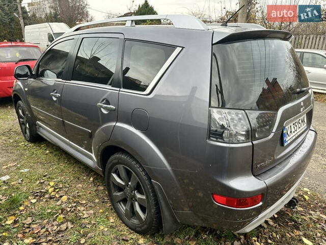 Серый Мицубиси Аутлендер, объемом двигателя 3 л и пробегом 279 тыс. км за 11300 $, фото 2 на Automoto.ua
