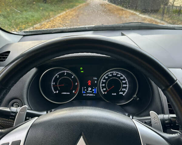Міцубісі Аутлендер 2009 у Радивилове на Automoto.ua Сірий Міцубісі Аутлендер, об'ємом двигуна 2.18 л та пробігом 275 тис. км за 9900 $, фото 16 на Automoto.ua