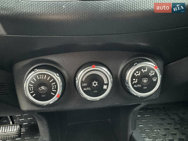 Серый Мицубиси Аутлендер, объемом двигателя 2.2 л и пробегом 230 тыс. км за 11000 $, фото 23 на Automoto.ua