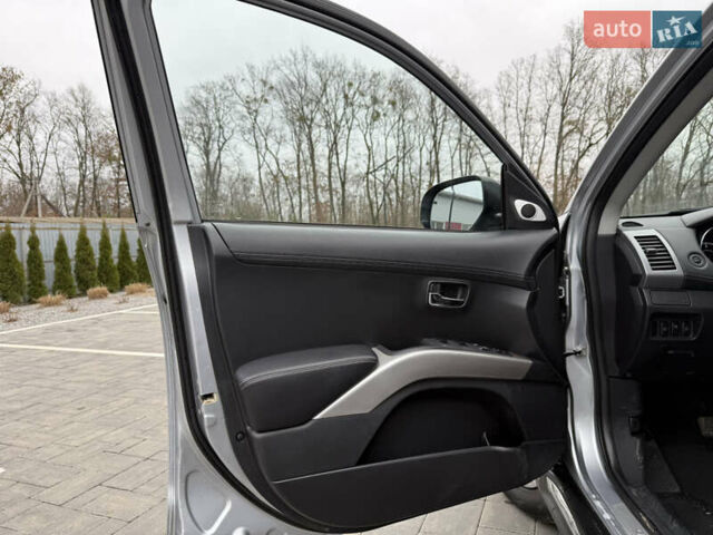 Сірий Міцубісі Аутлендер, об'ємом двигуна 2.2 л та пробігом 236 тис. км за 9800 $, фото 39 на Automoto.ua