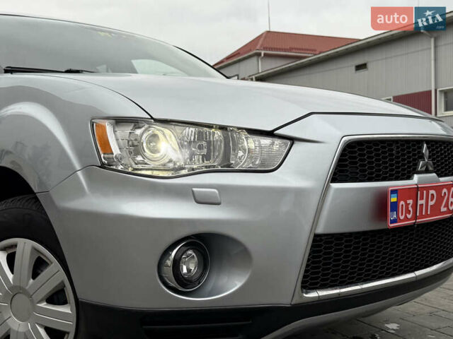 Сірий Міцубісі Аутлендер, об'ємом двигуна 2.2 л та пробігом 236 тис. км за 9800 $, фото 15 на Automoto.ua