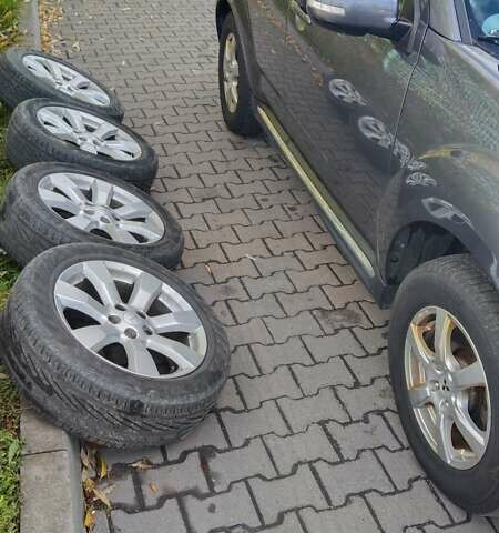 Серый Мицубиси Аутлендер, объемом двигателя 2.3 л и пробегом 294 тыс. км за 9600 $, фото 18 на Automoto.ua