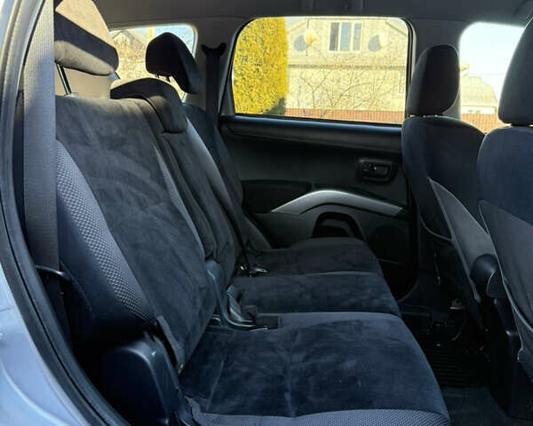 Серый Мицубиси Аутлендер, объемом двигателя 2.4 л и пробегом 218 тыс. км за 9950 $, фото 17 на Automoto.ua