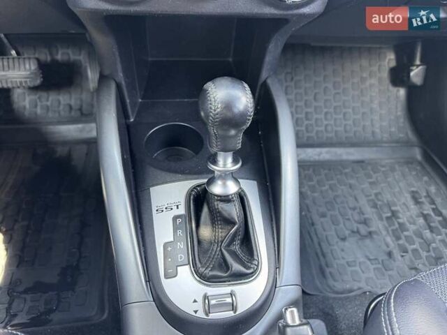 Серый Мицубиси Аутлендер, объемом двигателя 2.2 л и пробегом 223 тыс. км за 11500 $, фото 14 на Automoto.ua