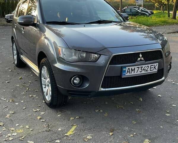 Серый Мицубиси Аутлендер, объемом двигателя 2.4 л и пробегом 321 тыс. км за 9000 $, фото 8 на Automoto.ua