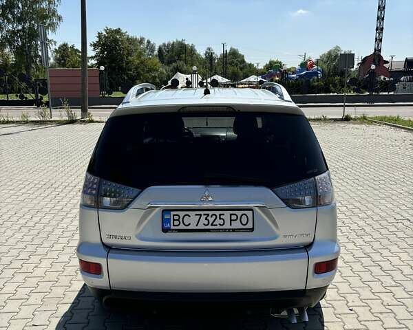 Сірий Міцубісі Аутлендер, об'ємом двигуна 2 л та пробігом 211 тис. км за 10949 $, фото 4 на Automoto.ua
