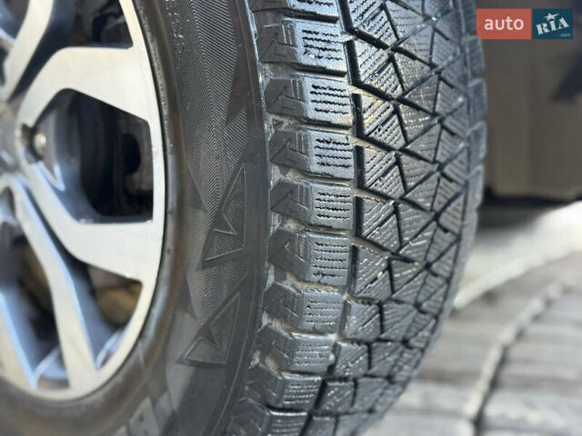 Серый Мицубиси Аутлендер, объемом двигателя 2.4 л и пробегом 218 тыс. км за 9950 $, фото 32 на Automoto.ua